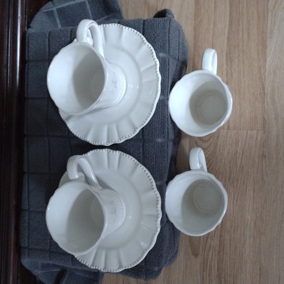 Chateau Blanc Cups & Saucers Vintage - Picture 2 of 6